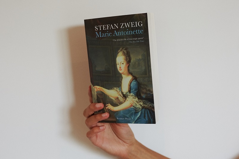 Front cover of 'Marie Antoinette' by Stefan Zweig